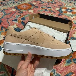 Nike Air Force One Sage Low